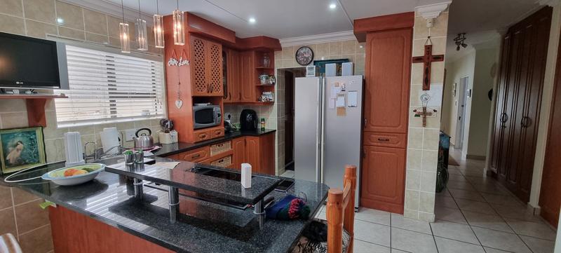 3 Bedroom Property for Sale in Reebok Western Cape